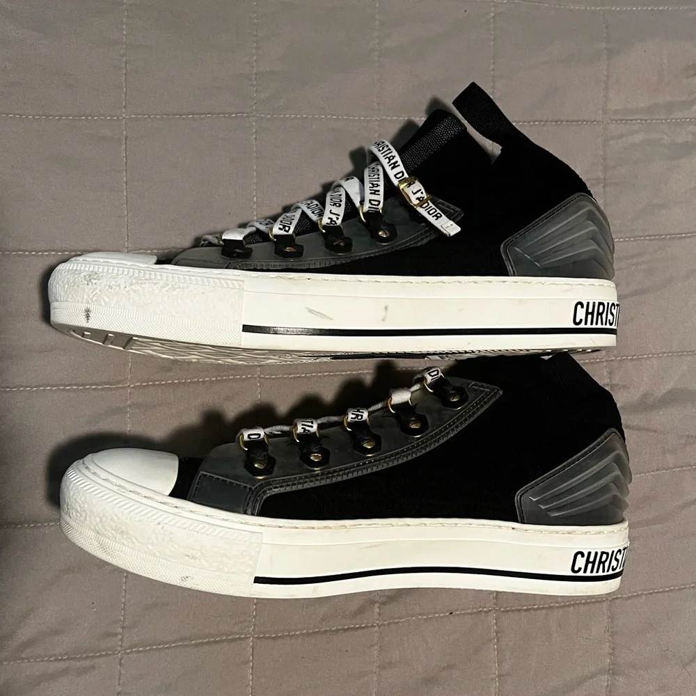 Christian Dior walk n Dior Black and white high‎ top sneaker size 39